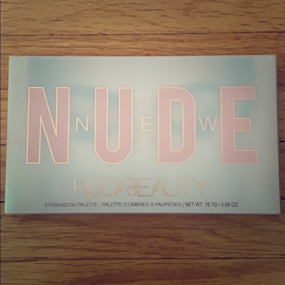 HUDA BEAUTY THE NEW NUDES EYESHADOW PALETTE